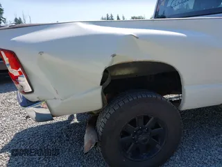 2005 Dodge 2500 SLT z VIN 3D7KS28CX5G853026, wystawiony jako IAAI lot #42408623 z przebiegiem 241 223 mil mil oraz . Historia ofert i sprzedaży dostępna na DreamBid. Obrazek 6.