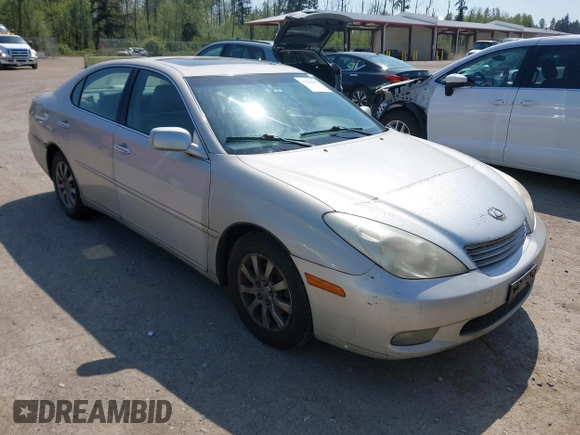 2002 Lexus ES 300 with VIN JTHBF30G320044114, listed as a IAAI auction lot 42104340 with 306,739 mi miles. Bid and sale history available at carsss.com. Image 1.