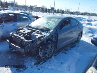2018 Hyundai Elantra SEL z VIN 5NPD84LF5JH254910, wystawiony jako IAAI lot #41510670 z przebiegiem 101 236 mil mil oraz . Historia ofert i sprzedaży dostępna na DreamBid. Obrazek 19.