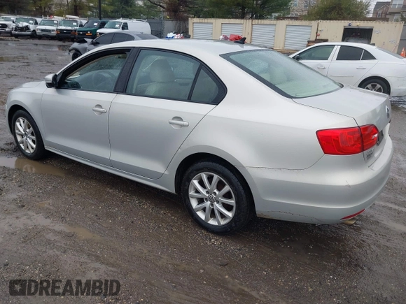2011 Volkswagen Jetta SE with VIN 3VWDZ7AJ4BM387236, listed as a IAAI auction lot 41875995 with 202,028 mi miles and . Bid and sale history available at DreamBid. Image 3.