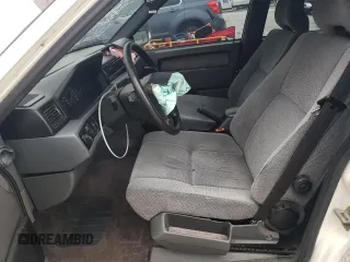 1995 Volvo 900 z VIN YV1JS8318S1207664, wystawiony jako Copart lot #43721445 z przebiegiem 141 512 mil mil oraz Szkody całkowita. Historia ofert i sprzedaży dostępna na DreamBid. Obrazek 7.