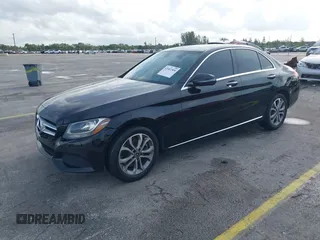 2018 Mercedes-Benz C 300 z VIN 55SWF4KB8JU251817, wystawiony jako IAAI lot #42482900 z przebiegiem 76 248 mil mil oraz . Historia ofert i sprzedaży dostępna na DreamBid. Obrazek 2.