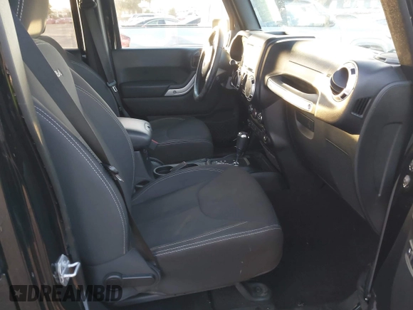 2018 Jeep Wrangler JK Unlimited Sahara with VIN 1C4HJWEG0JL810480, listed as a IAAI auction lot 41260609 with 69,776 mi miles. Bid and sale history available at carsss.com. Image 5.