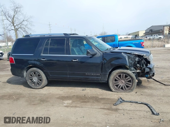 2014 Lincoln Navigator z VIN 5LMJJ2J53EEL08886, wystawiony jako IAAI lot #41971904 z przebiegiem 140 190 mil mil oraz . Historia ofert i sprzedaży dostępna na DreamBid. Obrazek 13.