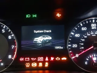 2024 Kia Forte LXS z VIN 3KPF24ADXRE831698, wystawiony jako IAAI lot #41337698 z przebiegiem 1 843 mil mil oraz . Historia ofert i sprzedaży dostępna na DreamBid. Obrazek 7.