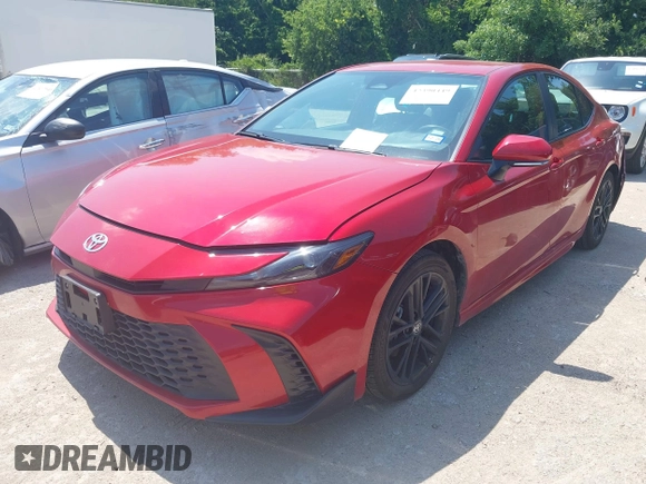 2025 Toyota Camry LE z VIN 4T1DAACK9SU100106, wystawiony jako IAAI lot #42390449 z przebiegiem 8 343 mil mil oraz . Historia ofert i sprzedaży dostępna na DreamBid. Obrazek 17.