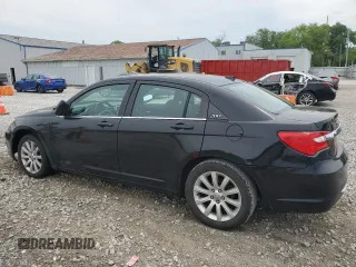 2014 Chrysler 200 Touring z VIN 1C3CCBBB0EN107613, wystawiony jako Copart lot #57521425 z przebiegiem 36 783 mil mil oraz Tytuł czysty. Historia ofert i sprzedaży dostępna na DreamBid. Obrazek 2.