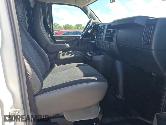 2019 Chevrolet Express Cargo with VIN 1GCWGAFGXK1311576, listed as a IAAI auction lot 42849741 with 157,295 mi miles and . Bid and sale history available at DreamBid. Image 4.