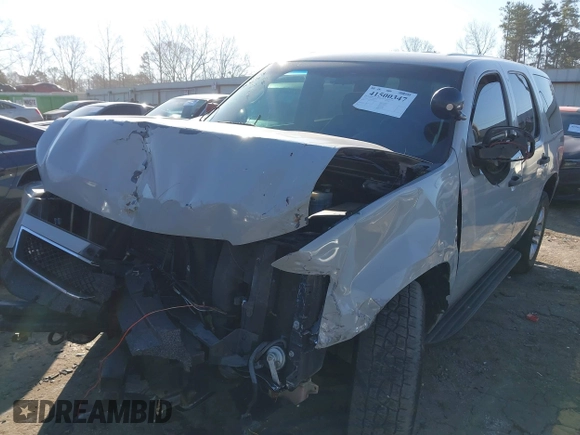 2009 Chevrolet Tahoe Police z VIN 1GNEC03009R163269, wystawiony jako IAAI lot #41500347 z przebiegiem 174 609 mil mil oraz . Historia ofert i sprzedaży dostępna na DreamBid. Obrazek 17.