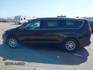 2017 Chrysler Pacifica Touring with VIN 2C4RC1DG7HR695171, listed as a IAAI auction lot 42230782 with 114,273 mi miles and . Bid and sale history available at DreamBid. Image 14.