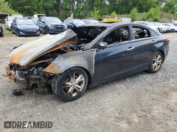 2011 Hyundai Sonata Limited z VIN 5NPEC4AC4BH010226, wystawiony jako Copart lot #56553455 z przebiegiem Nie podano mil oraz Czysty tytuł • Clean title. Historia ofert i sprzedaży dostępna na DreamBid. Obrazek 1.