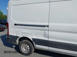 2019 Ford Transit с VIN 1FTBW2CM8KKB73077, выставлен на аукционе IAAI как лот 42398743 с пробегом 94 853 миль миль и . История ставок и продаж доступна на DreamBid. Изображение 6.