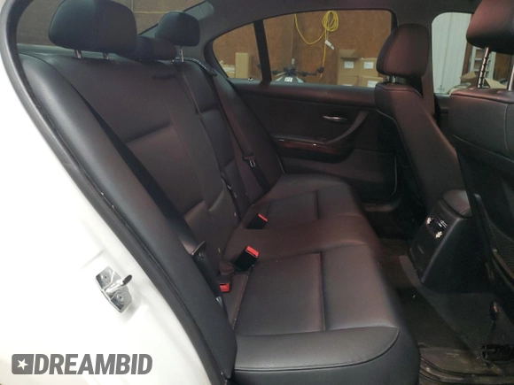 2008 BMW 3 Series 328xi с VIN WBAVC73548KX90400, выставлен на аукционе Copart как лот 60394685 с пробегом 106 040 миль миль и Списание • Salvage title. История ставок и продаж доступна на DreamBid. Изображение 10.