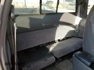 1997 Dodge Dakota z VIN 1B7GG23X0VS187346, wystawiony jako Copart lot #79128194 z przebiegiem 116 778 mil mil oraz Szkoda całkowita • Salvage title. Historia ofert i sprzedaży dostępna na DreamBid. Obrazek 10.