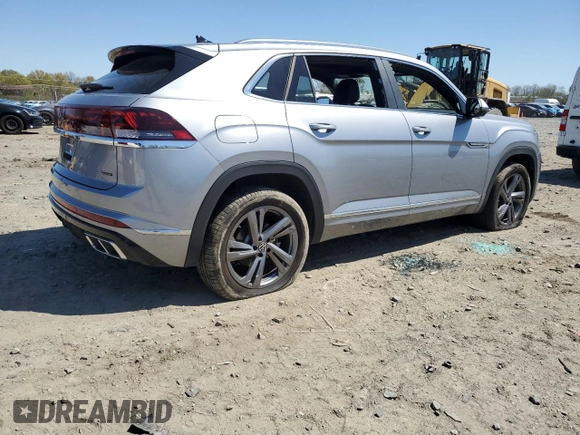 2024 Volkswagen Atlas SEL R-Line with VIN 1V2AE2CA5RC229421, listed as a Copart auction lot 53551375 with 7,517 mi miles and Salvage title. Bid and sale history available at DreamBid. Image 3.