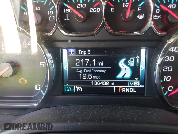2019 Chevrolet Tahoe LT z VIN 1GNSKBKC1KR200476, wystawiony jako IAAI lot #41897702 z przebiegiem 136 432 mil mil oraz . Historia ofert i sprzedaży dostępna na DreamBid. Obrazek 15.