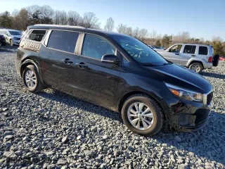 2017 Kia Sedona LX with VIN KNDMB5C18H6294026, listed as a Copart auction lot 46821995 with 81,589 mi miles and Salvage Title. Bid and sale history available at carsss.com. Image 4.