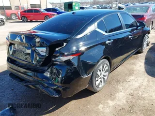 2020 Nissan Altima S z VIN 1N4BL4BVXLC275531, wystawiony jako IAAI lot #41711048 z przebiegiem 119 597 mil mil oraz . Historia ofert i sprzedaży dostępna na DreamBid. Obrazek 4.
