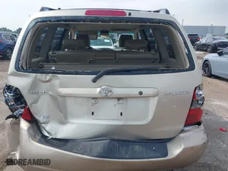 2006 Toyota Highlander with VIN JTEGP21A560125805, listed as a IAAI auction lot 40142399 with 127,578 mi miles. Bid and sale history available at carsss.com. Image 16.