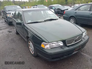 1998 Volvo S70 z VIN YV1LS5543W2429365, wystawiony jako IAAI lot #42195419 z przebiegiem 207 345 mil mil oraz . Historia ofert i sprzedaży dostępna na DreamBid. Obrazek 1.