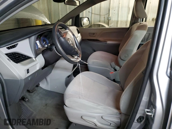 2018 Toyota Sienna L with VIN 5TDZZ3DC7JS941222, listed as a Copart auction lot 72566472 with 50,112 mi miles and . Bid and sale history available at DreamBid. Image 7.