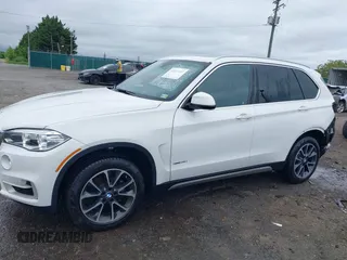 2018 BMW X5 xDrive35i z VIN 5UXKR0C50JL075205, wystawiony jako IAAI lot #42231107 z przebiegiem 38 412 mil mil oraz . Historia ofert i sprzedaży dostępna na DreamBid. Obrazek 15.