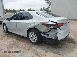 2024 Toyota Camry LE z VIN 4T1C11AK9RU228788, wystawiony jako IAAI lot #42108189 z przebiegiem 26 359 mil mil oraz . Historia ofert i sprzedaży dostępna na DreamBid. Obrazek 3.