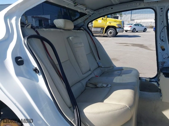 2015 Infiniti Q50 Premium with VIN JN1BV7AP7FM334254, listed as a IAAI auction lot 41923883 with 1 mi miles. Bid and sale history available at carsss.com. Image 8.