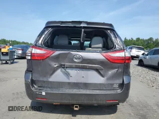 2019 Toyota Sienna XLE with VIN 5TDDZ3DC5KS221137, listed as a Copart auction lot 60358185 with 105,767 mi miles and Salvage title. Bid and sale history available at DreamBid. Image 6.