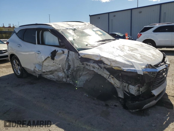 2020 Chevrolet Blazer LT z VIN 3GNKBCRS8LS702225, wystawiony jako Copart lot #55178455 z przebiegiem Nie podano mil oraz Szkoda całkowita • Salvage title. Historia ofert i sprzedaży dostępna na DreamBid. Obrazek 4.