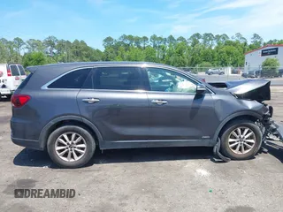 2019 Kia Sorento LX z VIN 5XYPGDA59KG448942, wystawiony jako IAAI lot #42333673 z przebiegiem 172 581 mil mil oraz . Historia ofert i sprzedaży dostępna na DreamBid. Obrazek 14.