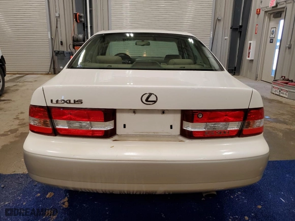 2001 Lexus ES 300 with VIN JT8BF28G710320436, listed as a Copart auction lot 46912265 with 207,842 mi miles and Clean Title. Bid and sale history available at carsss.com. Image 6.