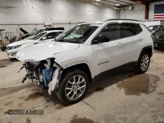 2024 Jeep Compass Latitude Lux with VIN 3C4NJDFN0RT127036, listed as a Copart auction lot 50198325 with 2,361 mi miles and Salvage title. Bid and sale history available at DreamBid. Image 1.