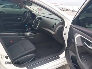 2018 Nissan Altima SR with VIN 1N4AL3AP5JC214819, listed as a IAAI auction lot 42066442 with 161,323 mi miles and . Bid and sale history available at carsss.com. Image 5.