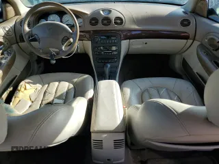 2000 Chrysler 300M M z VIN 2C3HE66G3YH439314, wystawiony jako Copart lot #46734665 z przebiegiem 146 074 mil mil oraz Czysty tytuł • Clean title. Historia ofert i sprzedaży dostępna na DreamBid. Obrazek 8.