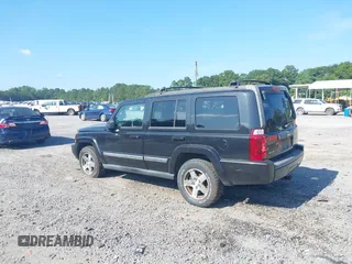 2010 Jeep Commander Sport with VIN 1J4RG4GK2AC127991, listed as a IAAI auction lot 42515030 with 191,023 mi miles and . Bid and sale history available at DreamBid. Image 3.