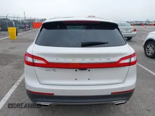 2016 Lincoln MKX Reserve with VIN 2LMTJ6LR3GBL37889, listed as a IAAI auction lot 41951540 with 43,644 mi miles. Bid and sale history available at carsss.com. Image 17.