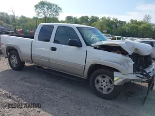 2006 Chevrolet Silverado 1500 LT2 with VIN 1GCEK19B26Z118338, listed as a IAAI auction lot 42157726 with 211,133 mi miles and . Bid and sale history available at DreamBid. Image 1.