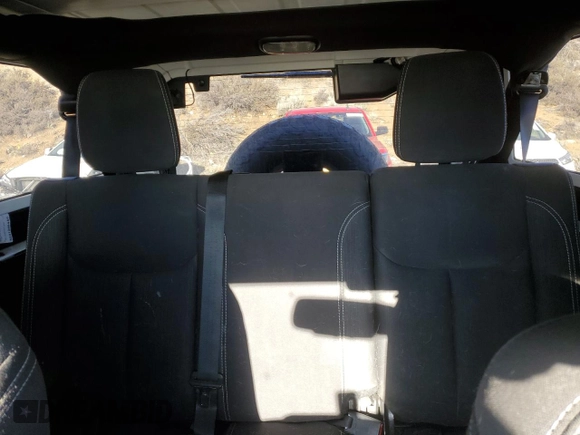 2018 Jeep Wrangler Unlimited Rubicon Recon with VIN 1C4BJWFGXJL899785, listed as a Copart auction lot 50102975 with 114,926 mi miles and Salvage Title. Bid and sale history available at DreamBid. Image 10.