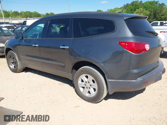 2012 Chevrolet Traverse LS z VIN 1GNKRFED8CJ294587, wystawiony jako IAAI lot #42054914 z przebiegiem 170 136 mil mil oraz . Historia ofert i sprzedaży dostępna na DreamBid. Obrazek 3.