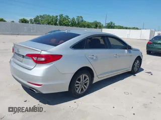 2015 Hyundai Sonata SE z VIN 5NPE24AF4FH009189, wystawiony jako IAAI lot #42466763 z przebiegiem 168 778 mil mil oraz . Historia ofert i sprzedaży dostępna na DreamBid. Obrazek 4.