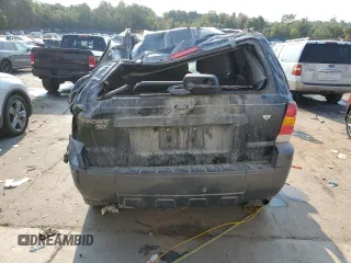 2006 Ford Escape XLT with VIN 1FMYU93126KA52318, listed as a Copart auction lot 71272964 with 0 mi miles and Salvage Title. Bid and sale history available at carsss.com. Image 6.