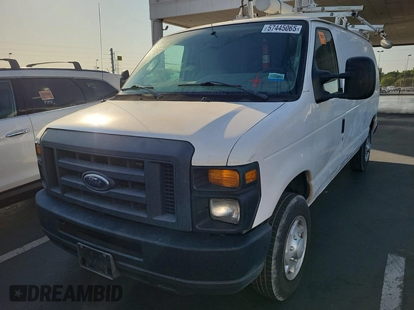 2013 Ford Econoline Cargo Commercial z VIN 1FTNE1EW1DDA61995, wystawiony jako IAAI lot #42516622 z przebiegiem 182 503 mil mil oraz . Historia ofert i sprzedaży dostępna na DreamBid. Obrazek 3.