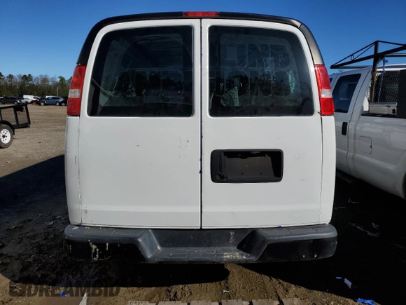 2019 Chevrolet Express Cargo z VIN 1GCWGBFG4K1185639, wystawiony jako Copart lot #88564825 z przebiegiem Nie podano mil oraz Szkoda całkowita • Salvage title. Historia ofert i sprzedaży dostępna na DreamBid. Obrazek 6.