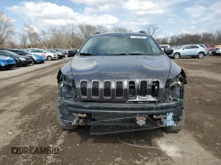 2018 Jeep Cherokee Trailhawk with VIN 1C4PJMBB0JD561309, listed as a Copart auction lot 51487065 with 105,138 mi miles and Salvage title. Bid and sale history available at DreamBid. Image 5.