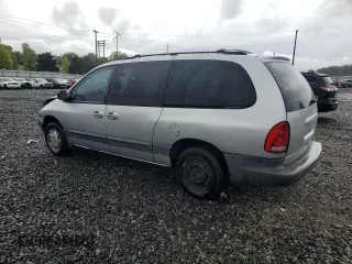 2000 Dodge Caravan SE with VIN 2B4GP44G3YR784939, listed as a Copart auction lot 73253264 with 198,883 mi miles and Salvage Title. Bid and sale history available at carsss.com. Image 2.