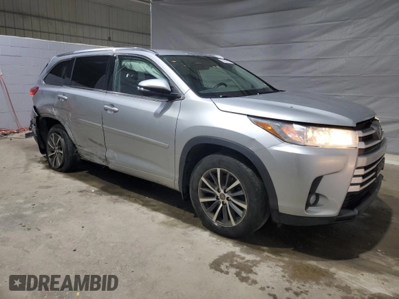 2018 Toyota Highlander SE z VIN 5TDJZRFH0JS861771, wystawiony jako Copart lot #58091495 z przebiegiem 210 862 mil mil oraz Szkoda całkowita • Salvage title. Historia ofert i sprzedaży dostępna na DreamBid. Obrazek 4.