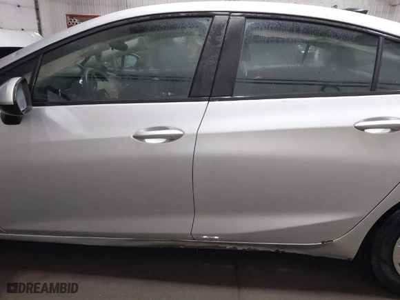 2017 Chevrolet Cruze LS with VIN 1G1BC5SM3H7107911, listed as a IAAI auction lot 41254809 with NaN miles. Bid and sale history available at carsss.com. Image 15.
