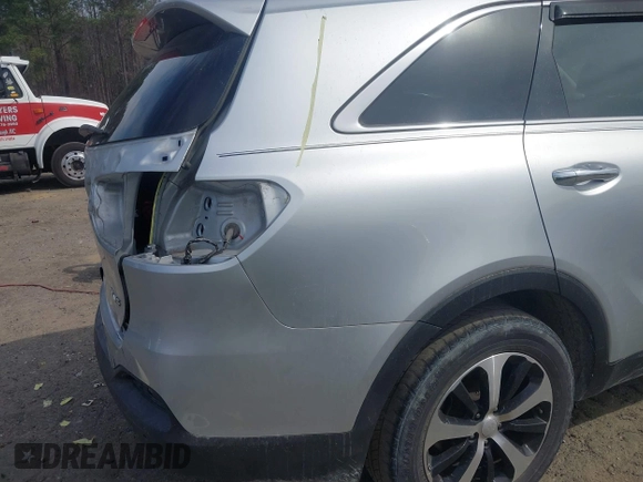 2018 Kia Sorento EX with VIN 5XYPH4A59JG347878, listed as a IAAI auction lot 41801123 with 89,716 mi miles and . Bid and sale history available at DreamBid. Image 18.