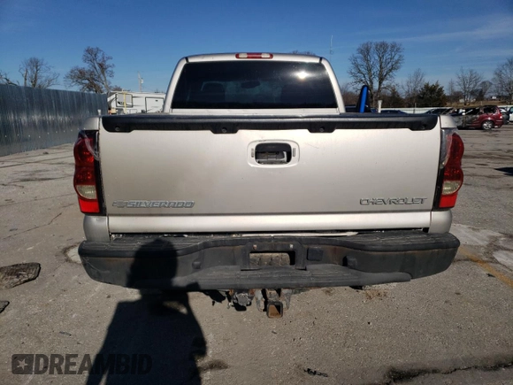 2005 Chevrolet Silverado 1500 LS z VIN 2GCEK19TX51227453, wystawiony jako Copart lot #43536435 z przebiegiem 200 795 mil mil oraz Czysty tytuł • Clean title. Historia ofert i sprzedaży dostępna na DreamBid. Obrazek 6.